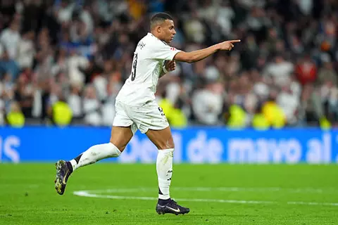 مبابي يعادل أسطورة.. هدف تاريخي في شباك مارسيليا بدوري الأبطال